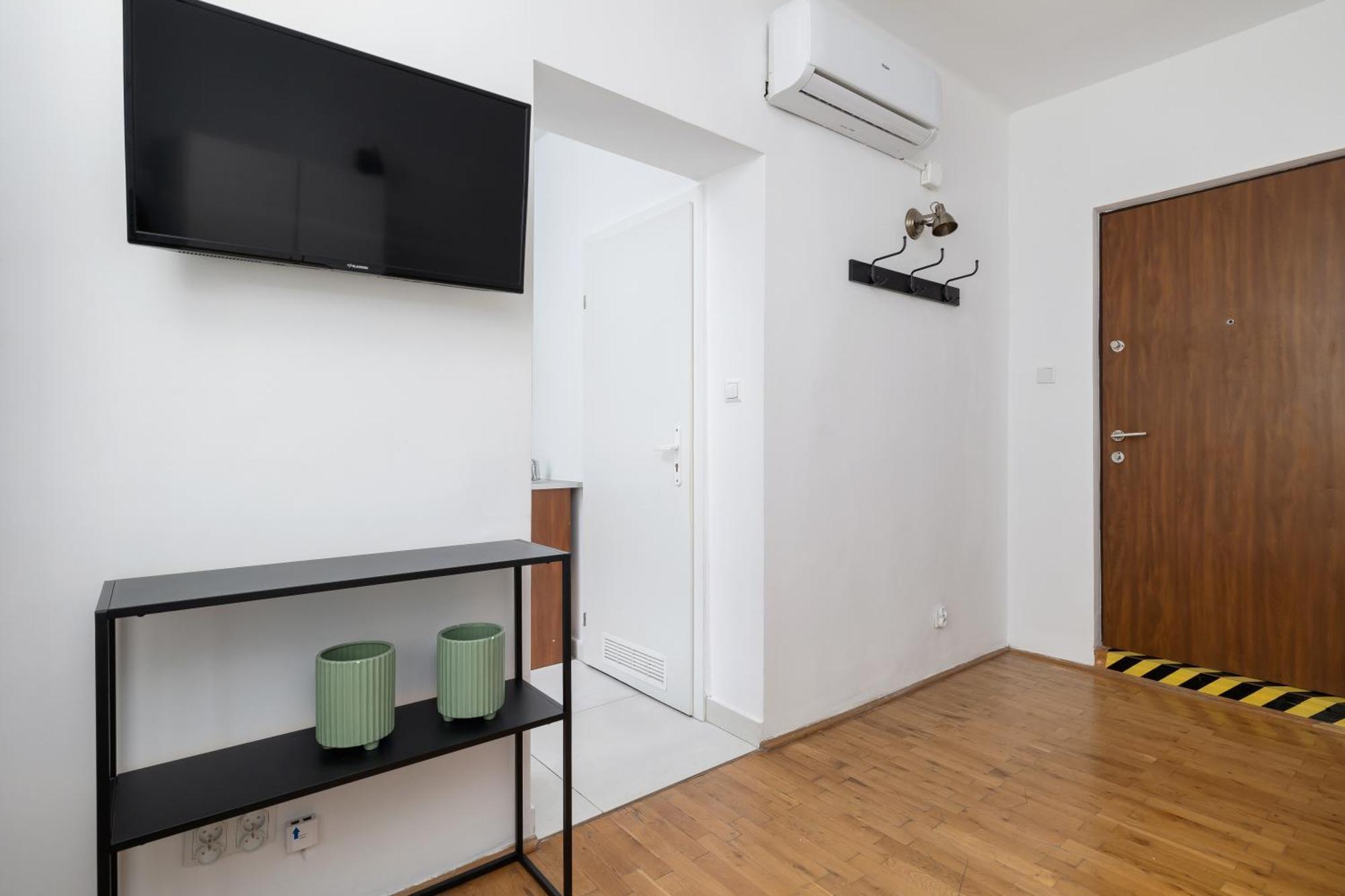 Studio Apartment With Ac - Dluga 65 Krasków Εξωτερικό φωτογραφία