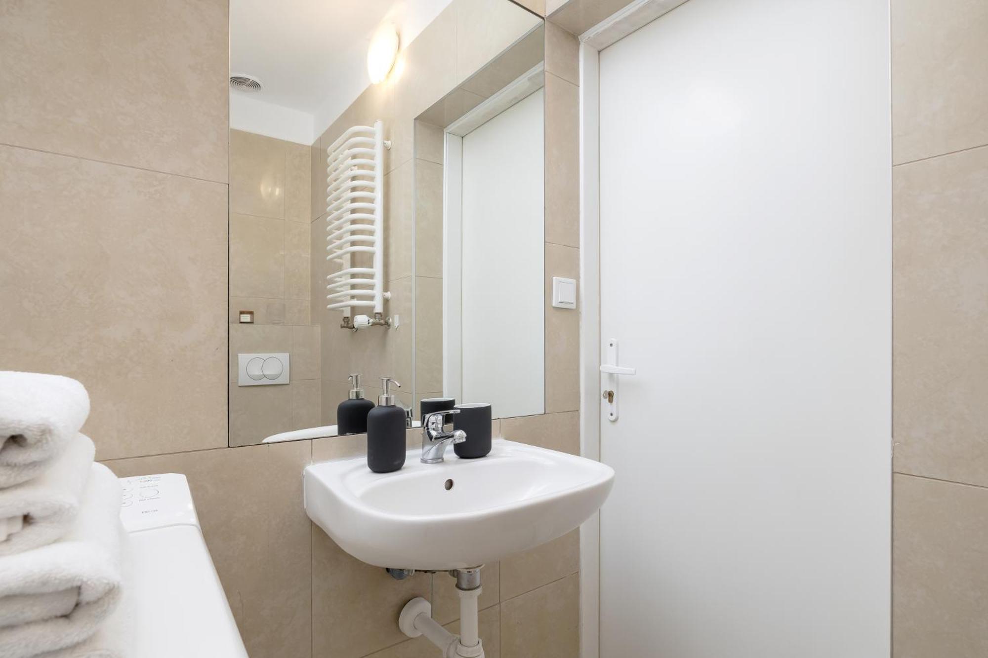 Studio Apartment With Ac - Dluga 65 Krasków Εξωτερικό φωτογραφία